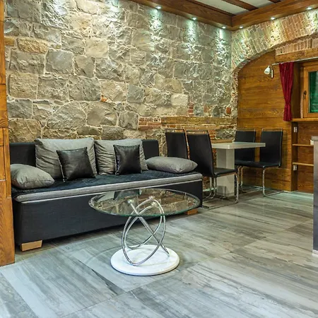 Domina Apartment