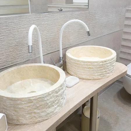 Domina Apartmán *